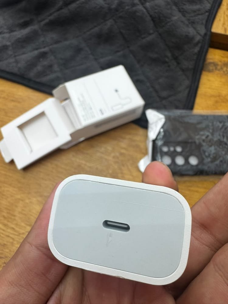 35W USB-C Power Adapter for iPhone 15 Pro / Pro Max - photo 1